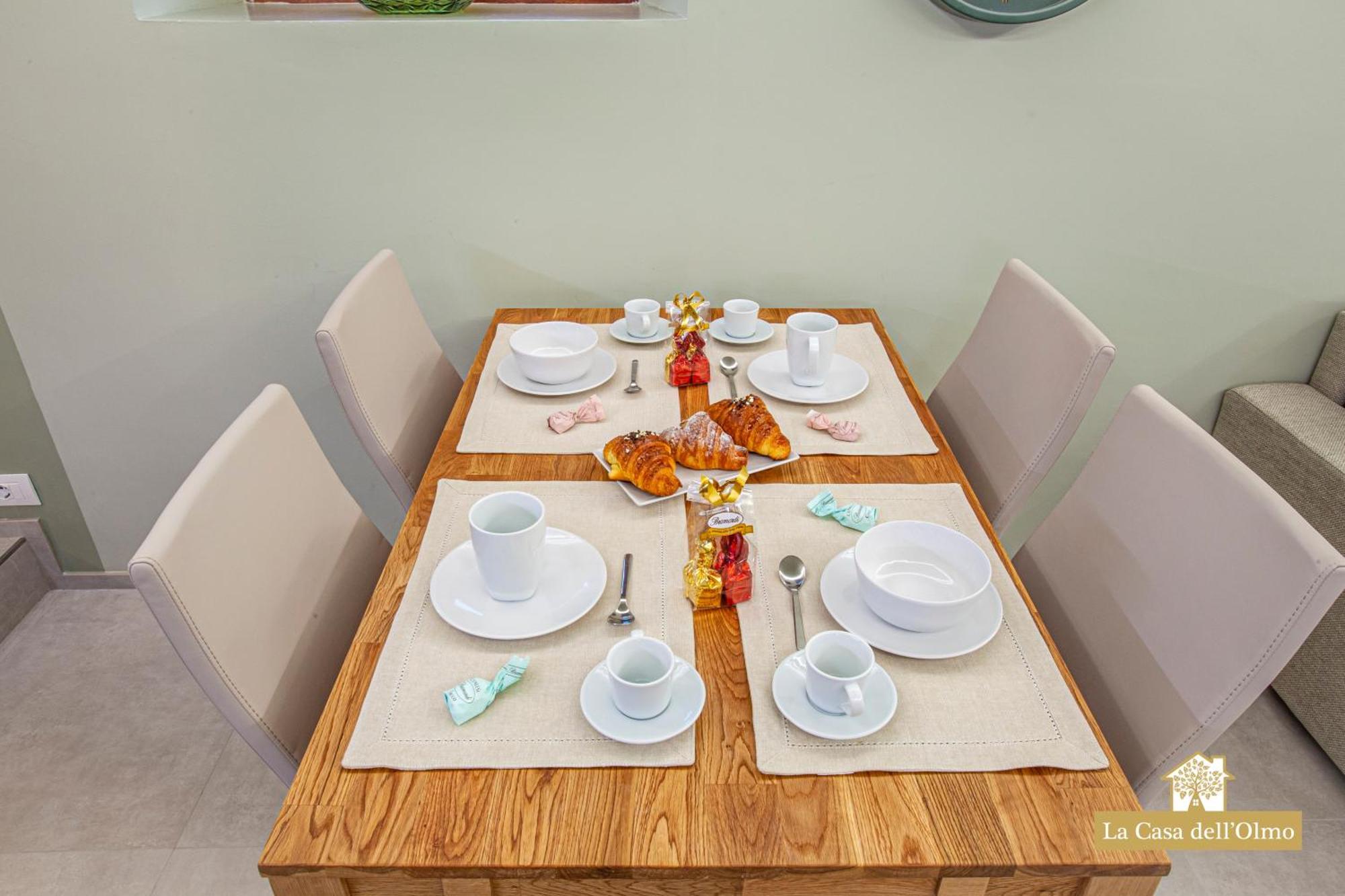 La Casa Dell'Olmo - Suite Apartment クーネオ エクステリア 写真