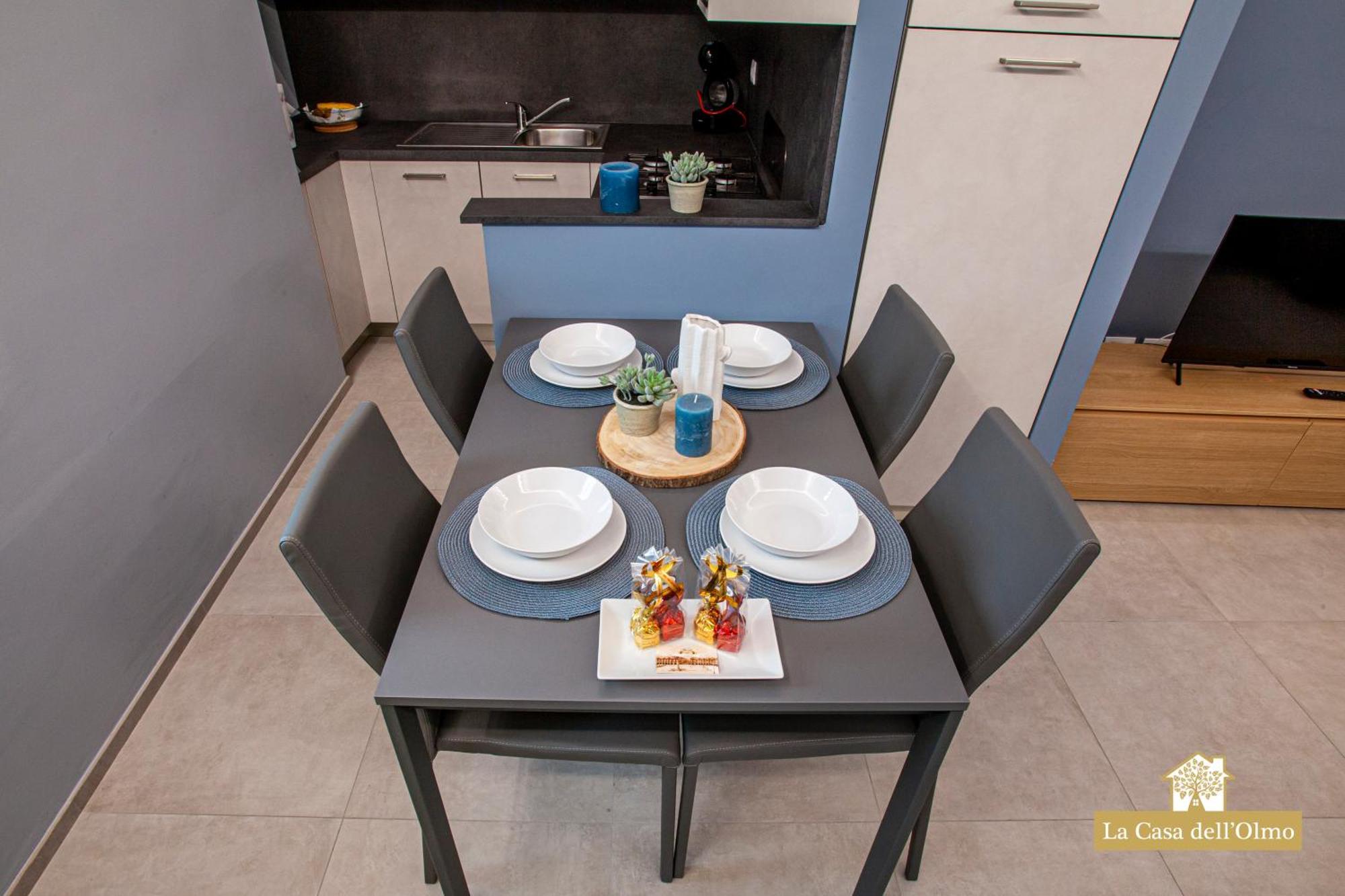La Casa Dell'Olmo - Suite Apartment クーネオ エクステリア 写真